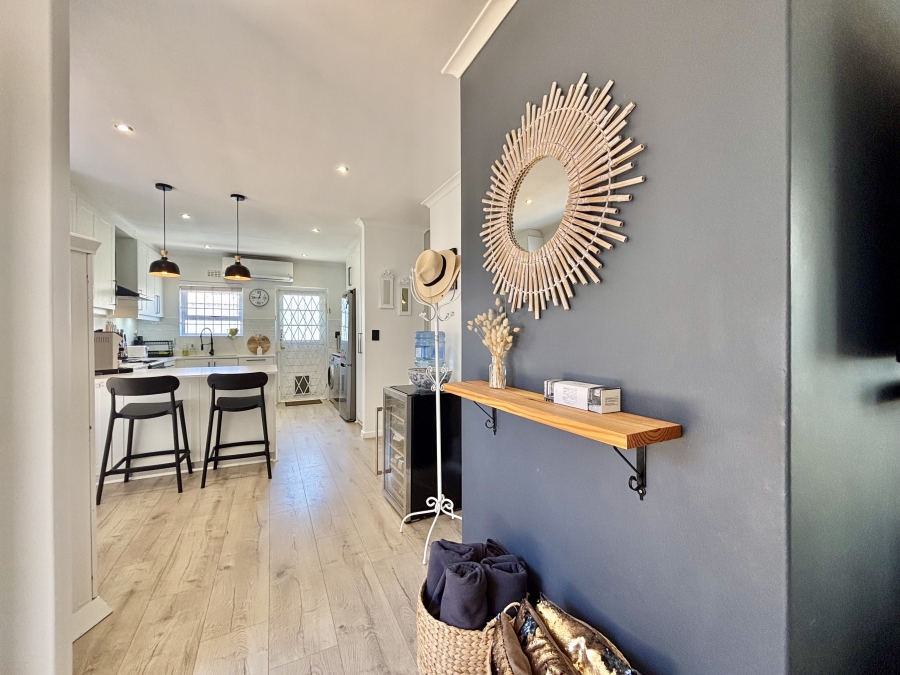 3 Bedroom Property for Sale in Sunningdale Western Cape